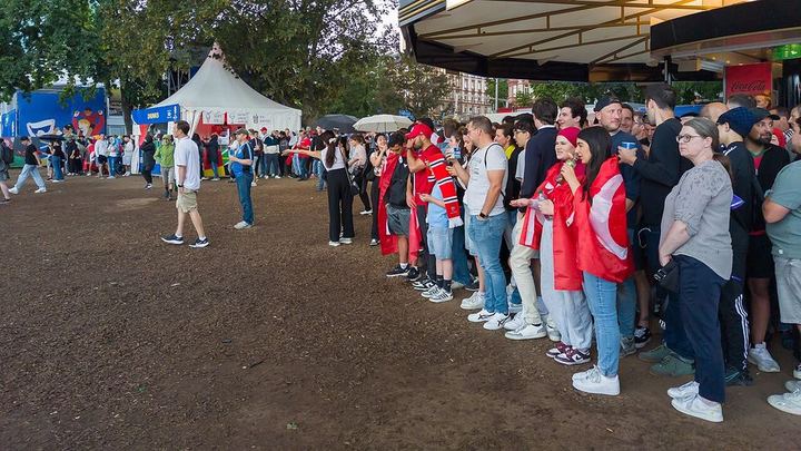 英媒：埃斯特旺在阿隆索手下出场受限，但切尔西仍应留住他（封面配图）